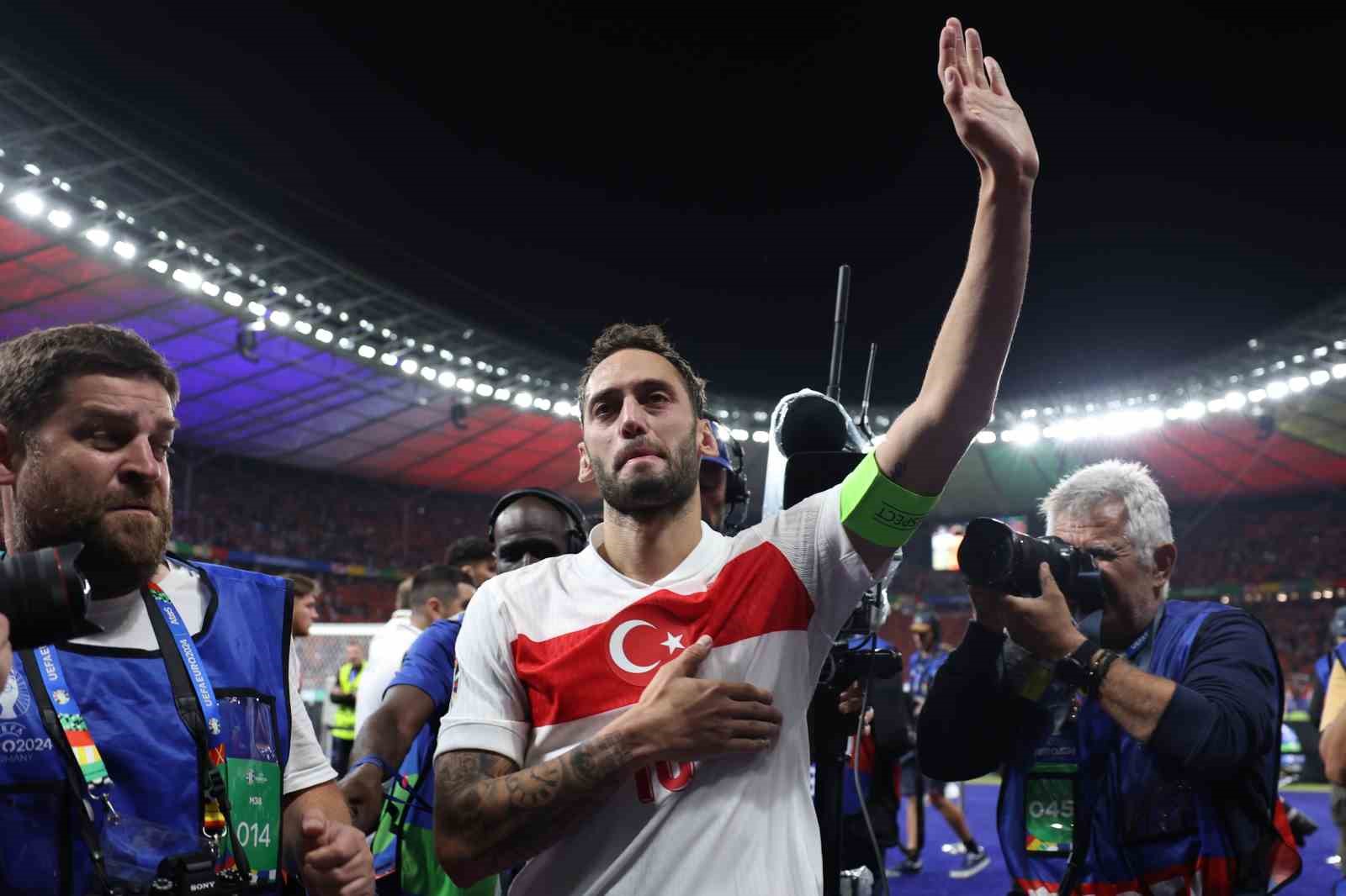 Hakan Çalhanoğlu: "Milan’dayken Galatasaray’a gelme ihtimalim vardı"
