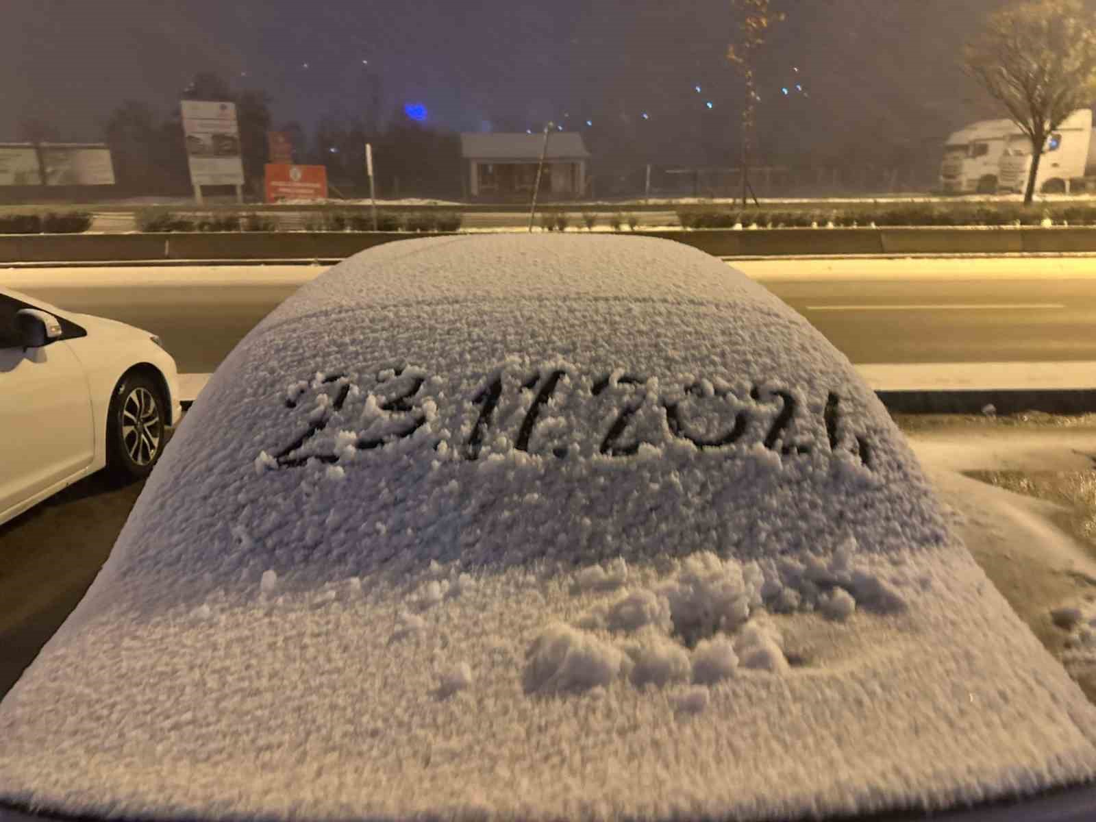 Ankara’nın kuzey ilçelerinde kar yağışı bağışladı
