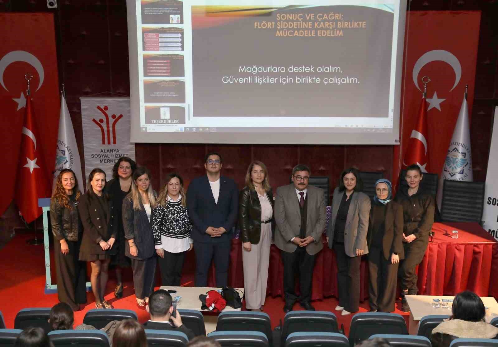 ALKÜ’den "Kadına Yönelik Şiddetle Mücadele" paneli

