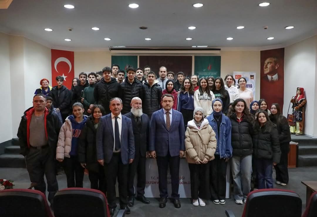 Vali Işın “Müzikçe Pazartesi Söyleşileri”nin konuğu oldu
